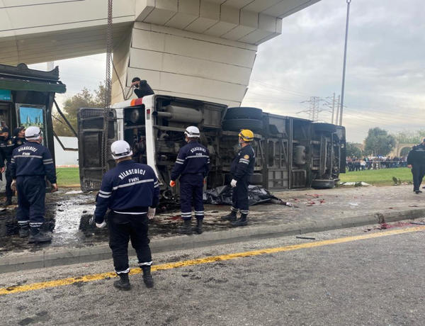 Bakıda yük maşını avtobusa çırpıldı, 5 nəfər öldü, 21 nəfər yaralandı –