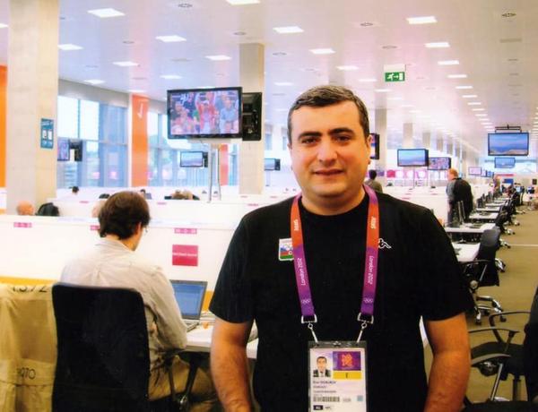 Jurnalist Elnur Əşrəfoğlu koronavirusdan vəfat etdi