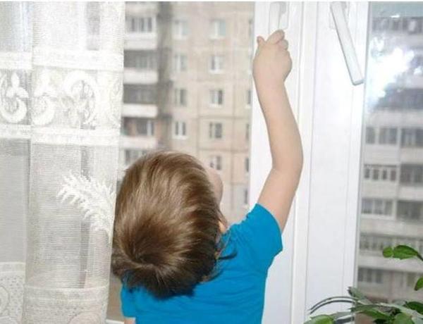 Bakıda nəzarətsiz qalan azyaşlını FHN xilas edib