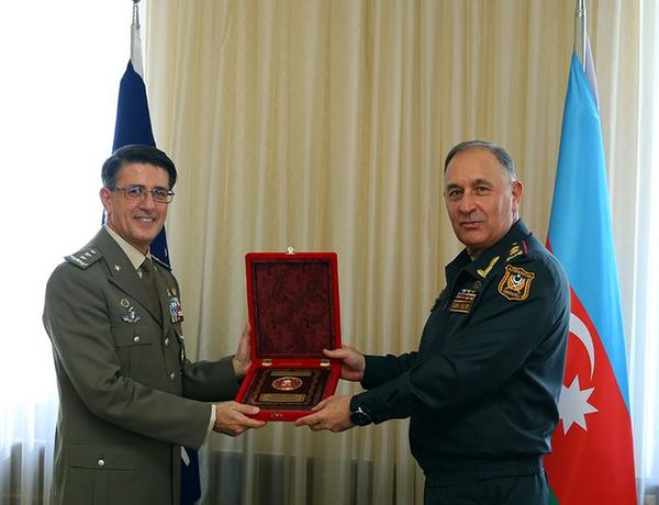 Начальник Генштаба ВС Азербайджана встретился с представителем НАТО