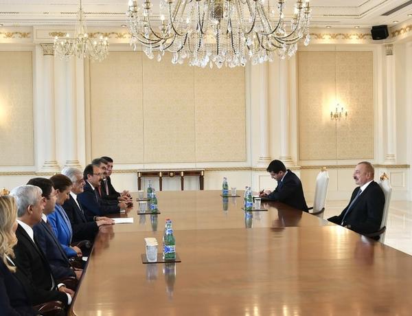 Ильхам Алиев принял делегацию турецко-азербайджанской межпарламентской группы дружбы