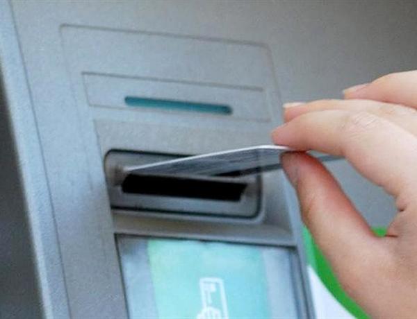 Bakı sakininin bank kartını oğurlayan şəxs hesabdakı pulu çıxardı