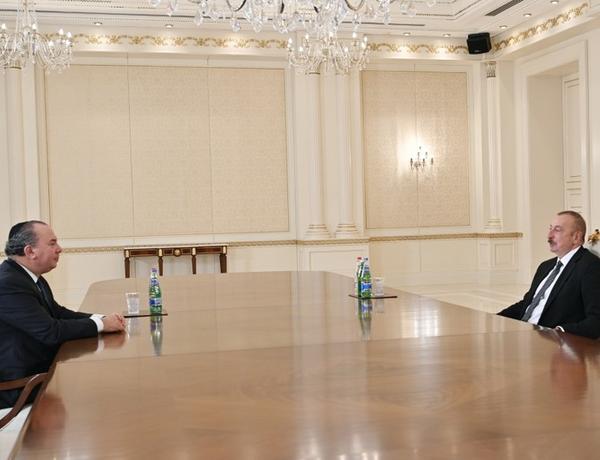 Ильхам Алиев принял президента Фонда этнического взаимопонимания США