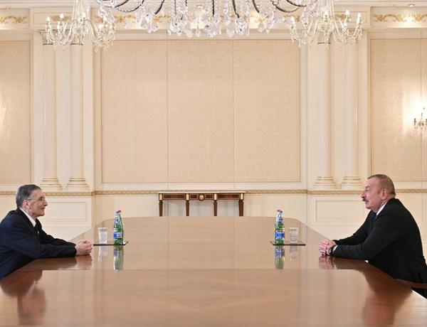Президент Ильхам Алиев принял всемирно известного ученого Азиза Санджара