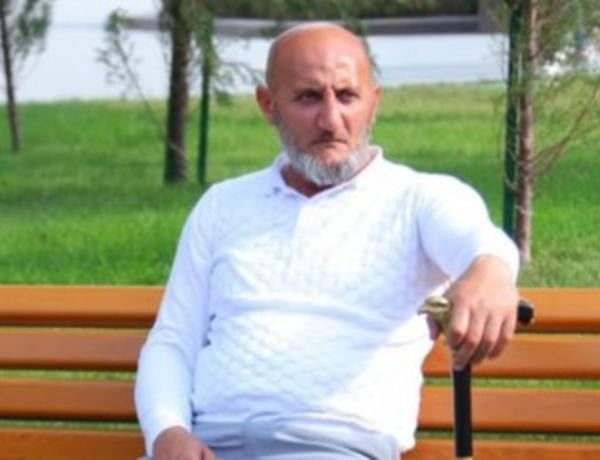 Bakıda 44 yaşlı kişi evində başından güllələnərək qətlə yetirildi
