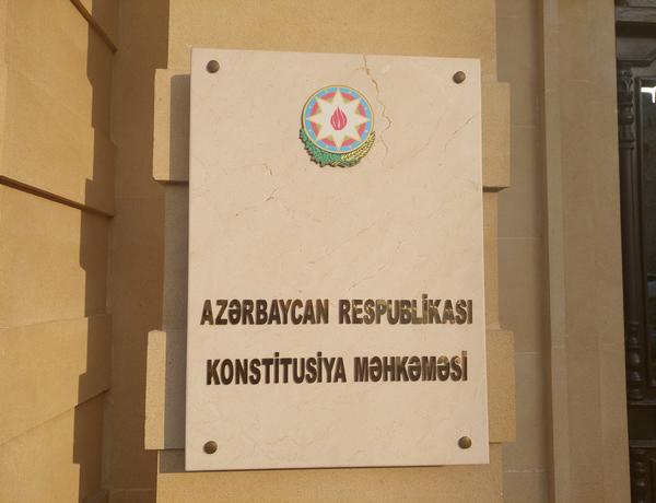 Baş Prokurorluq müddətin keçməsinə görə cinayət məsuliyyətindən azad etmə ilə bağlı Konstitusiya Məhkəməsinə sorğu verib