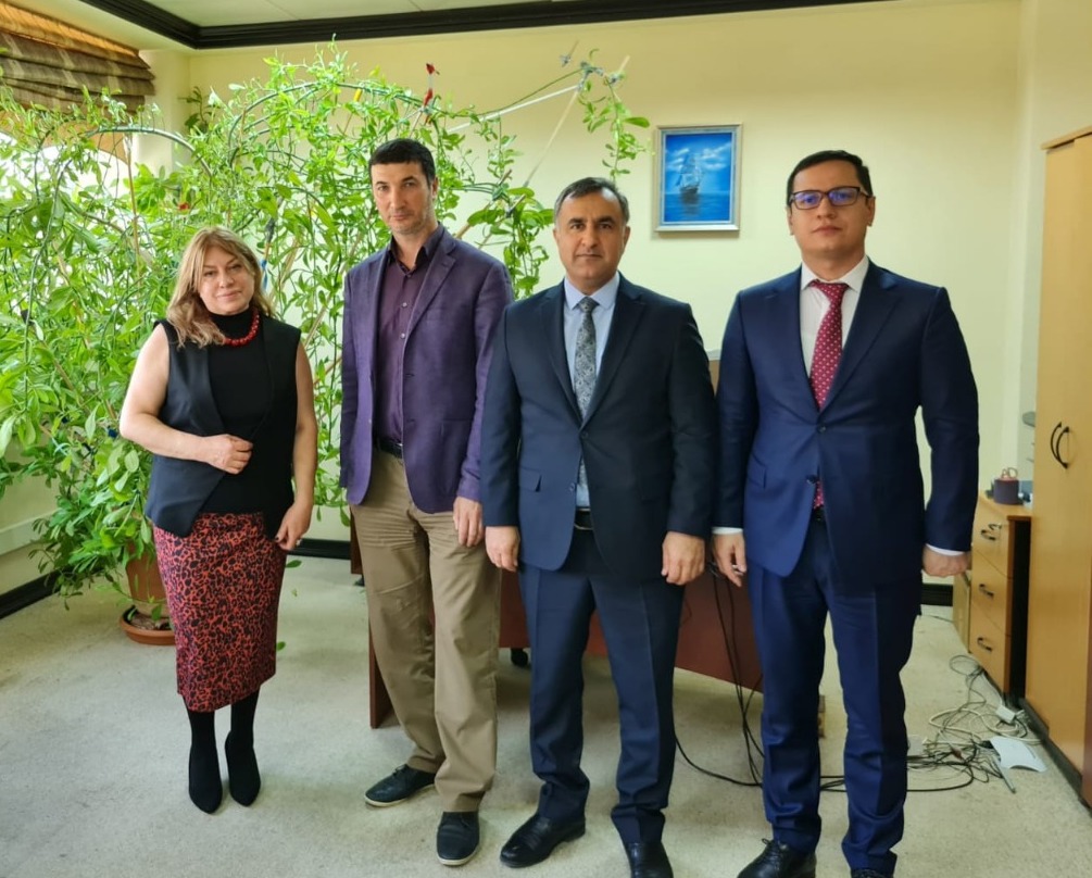 A meeting holds between the International Labor Organization and the Mediation Council