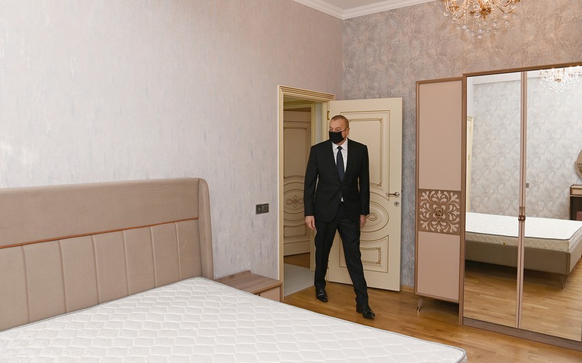 Ilham Aliyev inspects apartments built for martyrs’ families, military personnel