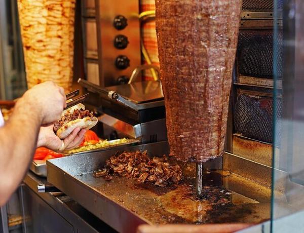Bakıda dönərdən baş verən kütləvi zəhərlənmənin səbəbləri açıqlandı