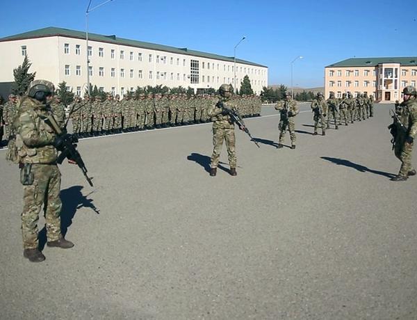 В Азербайджане продолжаются учебные сборы военнообязанных