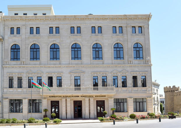 Konstitusiya Məhkəməsi Ombudsmanın sorğusu əsasında qərar qəbul etdi
