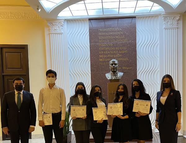 Konstitusiya Məhkəməsində keçirilən Könüllü Proqramında iştirak edən gənclərə sertifikatlar təqdim edildi
