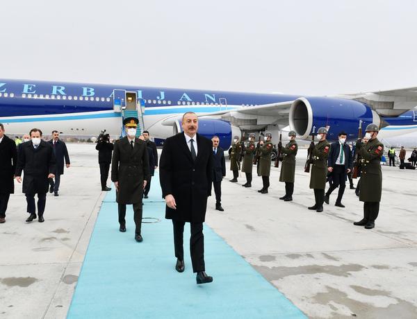 President Ilham Aliyev embarks on working visit to Turkiye