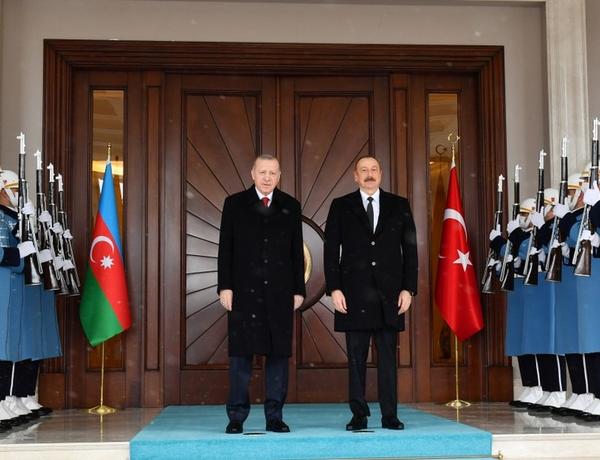 Президенты Азербайджана и Турции обсудили возможности увеличения поставок газа в Европу