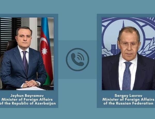 Главы МИД Азербайджана и России обсудили реализацию трехстороннего заявления