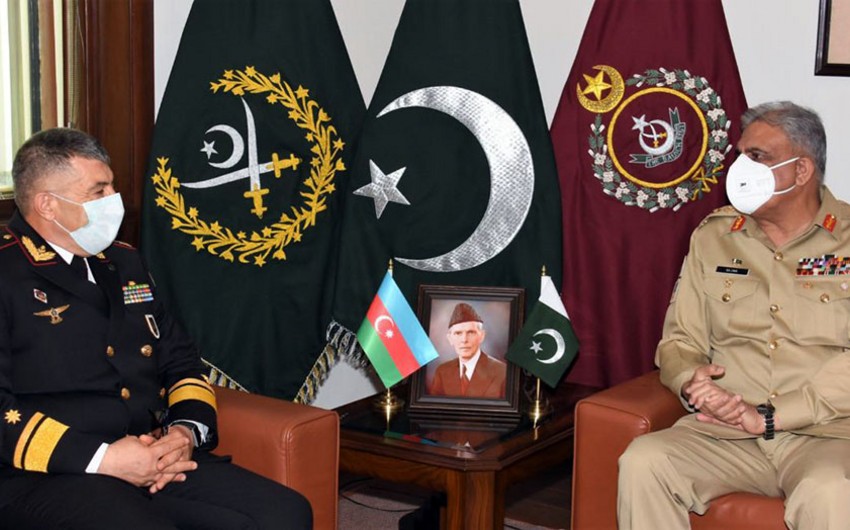 Azerbaijan Defense Minister meets with Chief of Army Staff of Pakistan Army