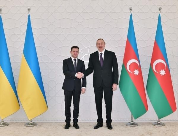 Зеленский позвонил Ильхаму Алиеву