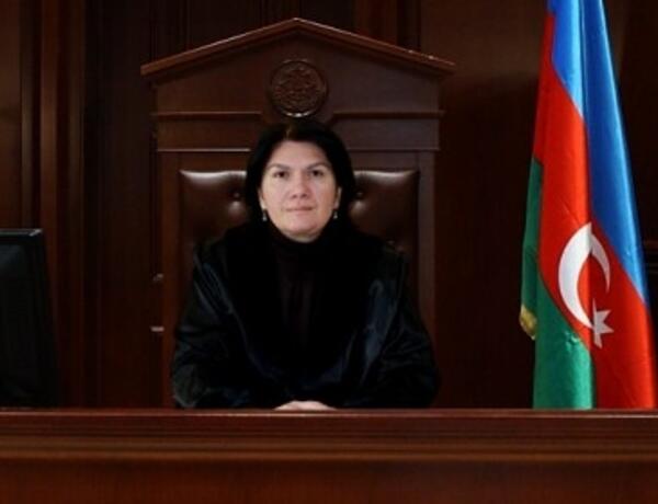 Hakim Kəmalə Əmirxanovanın səlahiyyətlərinə xitam verilib