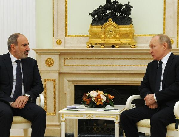 Путин и Пашинян обсудили Карабах