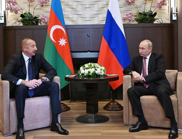 President Ilham Aliyev calls Russian President Vladimir Putin