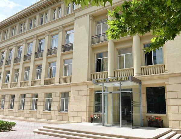 Nazirlik Müəllimlər Günü ilə bağlı valideynlərə müraciət ünvanladı
