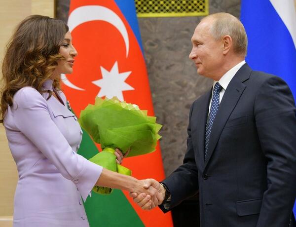 Владимир Путин поздравил Мехрибан Алиеву