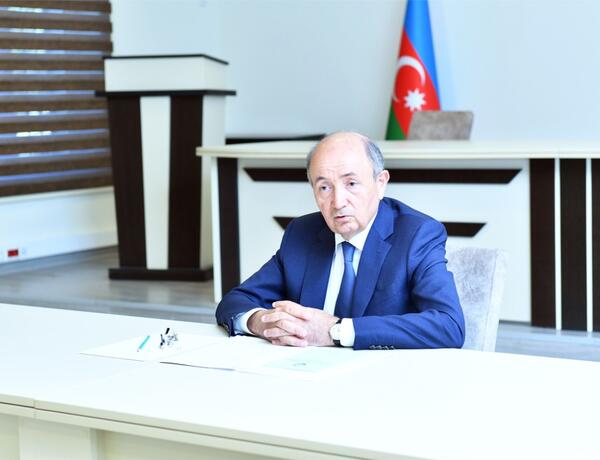 Fikrət Məmmədov hakimlərlə müşavirə keçirdi –