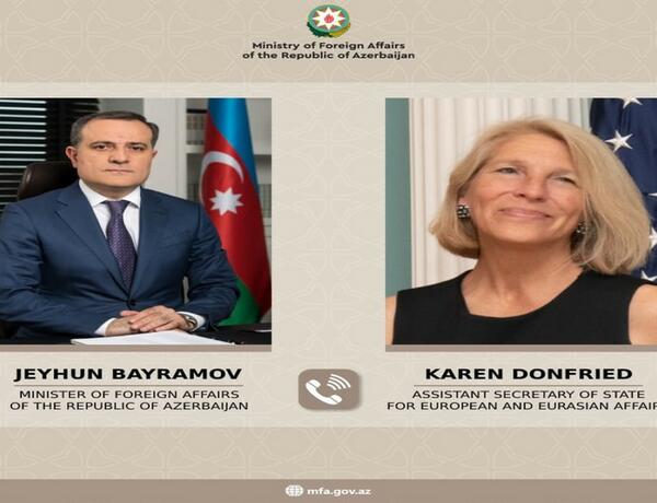 Состоялся телефонный разговор Джейхуна Байрамова и Карен Донфрид