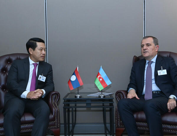 Azerbaijani FM meets with Laotian and Nicaraguan counterparts