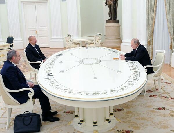 Президент РФ пригласил лидеров Азербайджана и Армении в Россию на трехсторонний саммит