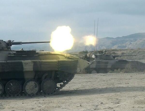 В Сухопутных войсках проведены тактические учения с боевой стрельбой —