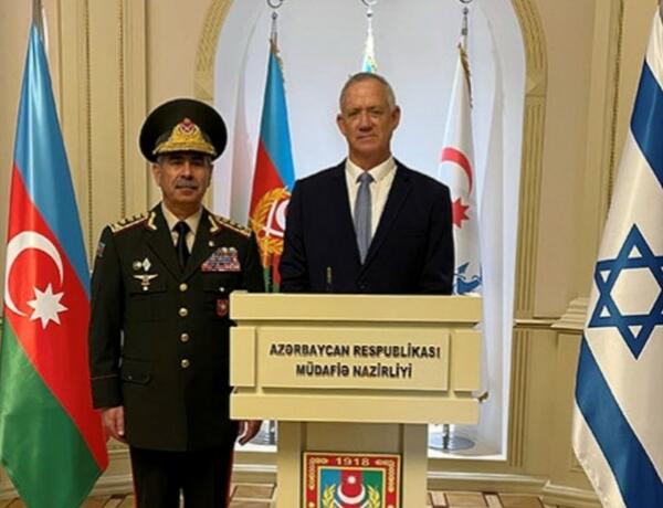 Состоялся телефонный разговор между министрами бороны Азербайджана и Изариля
