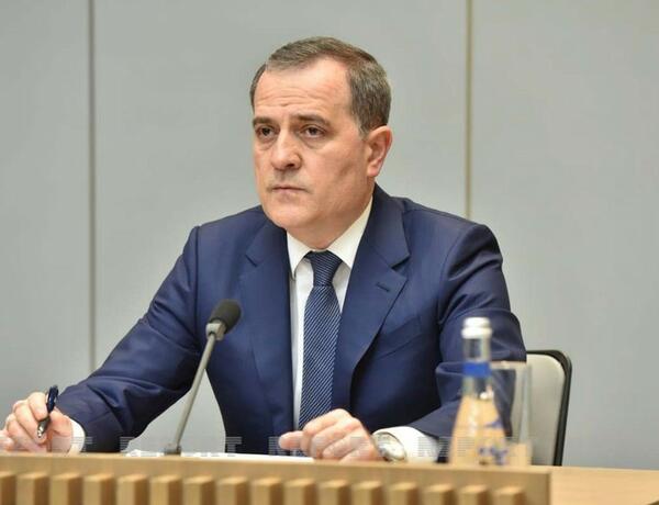 Глава МИД проинформировал помощника госсекретаря США о незаконной деятельности на Лачынской дороге
