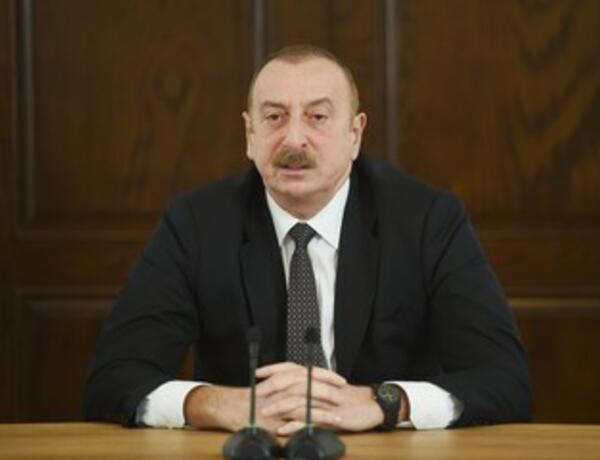 Президент Ильхам Алиев назвал депортацию западных азербайджанцев большой несправедливостью и бессовестным поступком