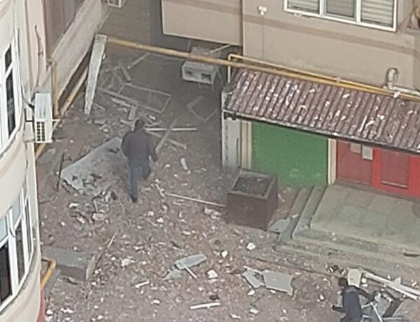Bakıda yaşayış binasında güclü partlayış oldu, ölən var və yaralılar var –