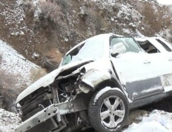 Naxçıvanda yol qəzasında iki nəfər xəsarət alıb