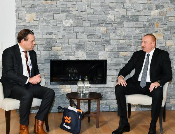 Президент Азербайджана Ильхам Алиев находится с визитом в Швейцарии, встретился с главой Damen Shipyards