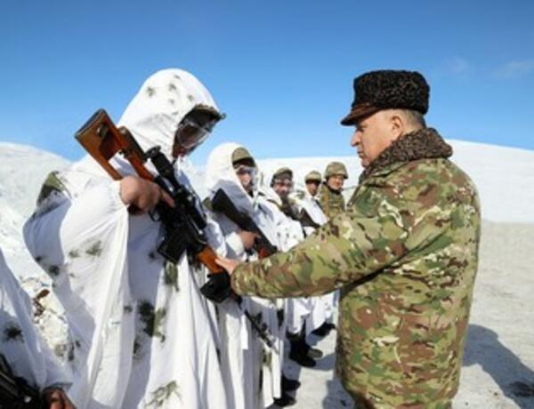 Проверена боеготовность воинских частей в Кяльбаджаре и Лачыне