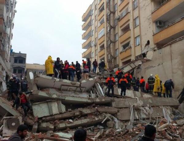 В Турции число погибших в результате землетрясения возросло до 35 418