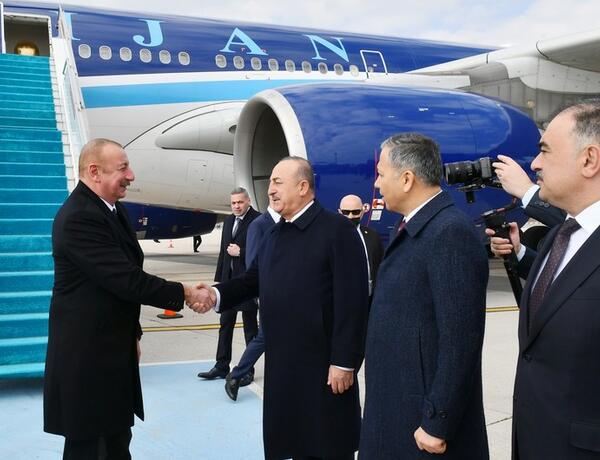 Президент Ильхам Алиев прибыл с рабочим визитом в Турцию