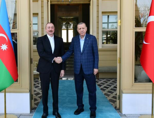 В Стамбуле началась встреча президентов Азербайджана и Турции