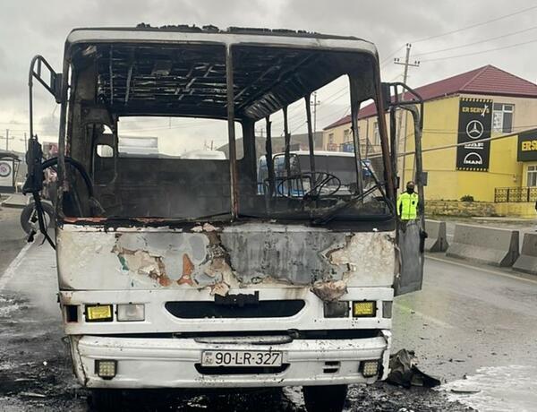 Bakıda sərnişin avtobusu yandı