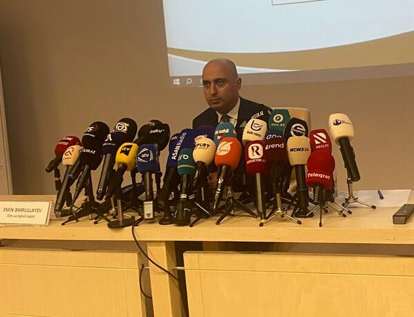 Emin Əmrullayev: “33 mindən artıq müəllimin sertifikasiyası nəzərdə tutulur”