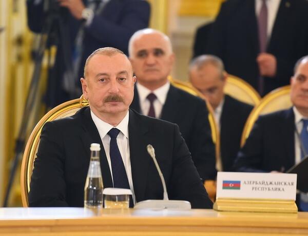 Президент Ильхам Алиев принял участие в рабочем завтраке в честь глав государств и правительств в Москве