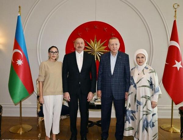 Мехрибан Алиева поздравила президента и первую леди Турции