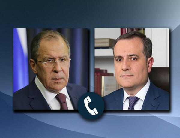 Состоялся телефонный разговор глав МИД Азербайджана и РФ