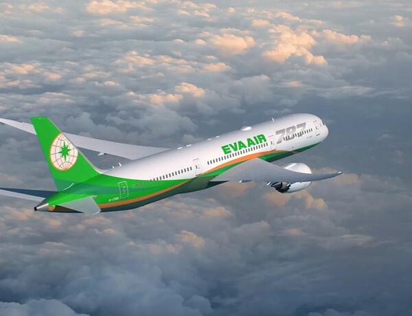 Самолет тайваньской авиакомпании EVA Air совершил вынужденную посадку в Баку