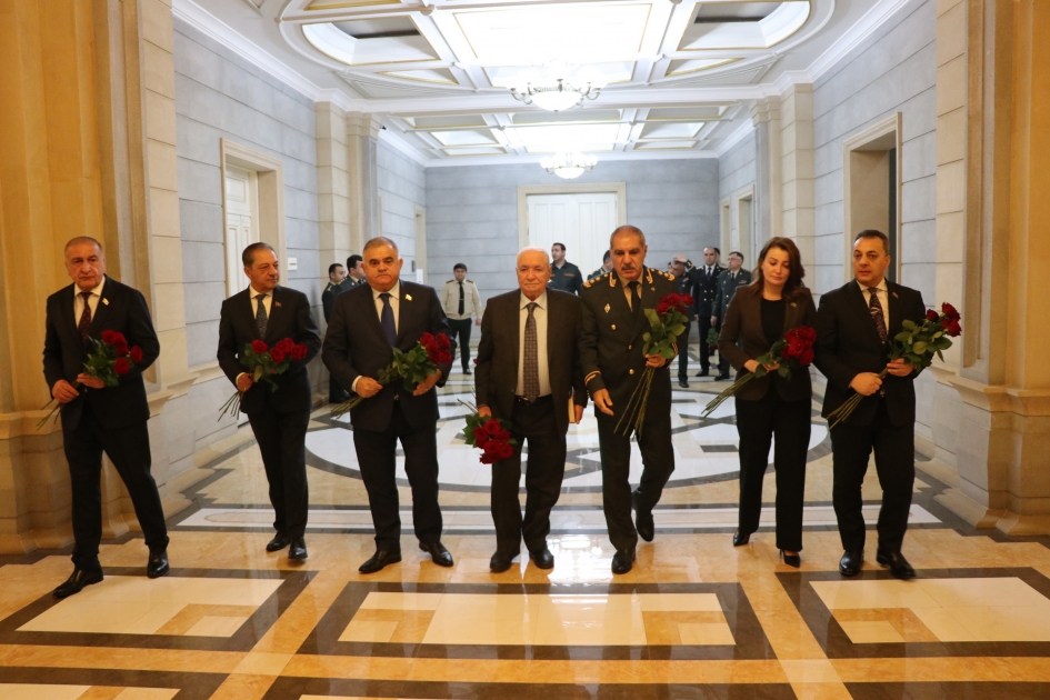 Hərbi Prokurorluqda Ümummilli Lider Heydər Əliyevin xatirəsi anılıb - FOTO