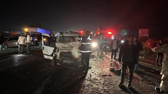 Zəncirvari yol qəzasında 3 nəfər ölüb,  6 nəfər yaralanıb
