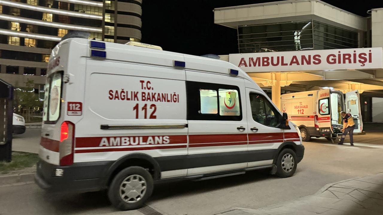 Fəhlələrlə sakinlər arasında kütləvi davada 10 nəfər yaralanıb